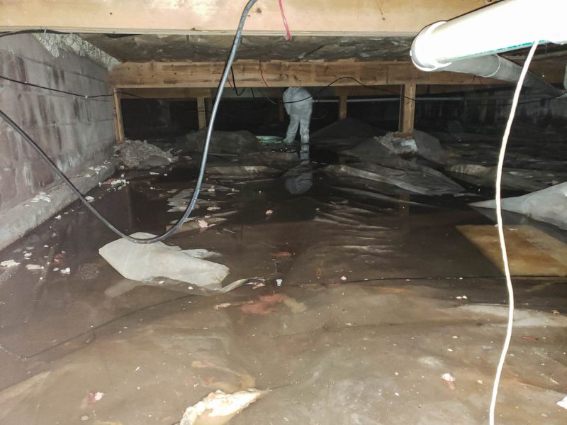 Crawlspace with Encapsulation Materials